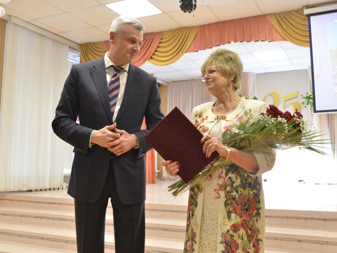 Губернатор поздравил гимназию «Английскую» с юбилеем
