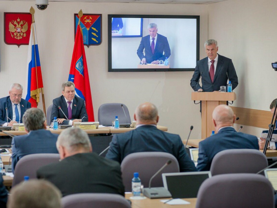 Сергей Носов представил отчет Правительства Магаданской области о результатах работы в 2018 году
